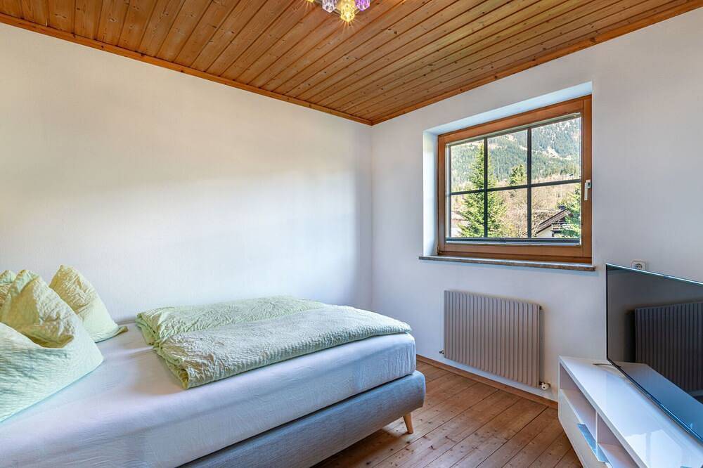 Entire apartment, Nice apartment for 7 people with Wifi, Tv, terrace and parking in Kitzbühel, Kitzbuehl alps