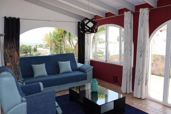 Villa voor 7 personen, with tuin and whirlpool as well as zwembad in El Campello