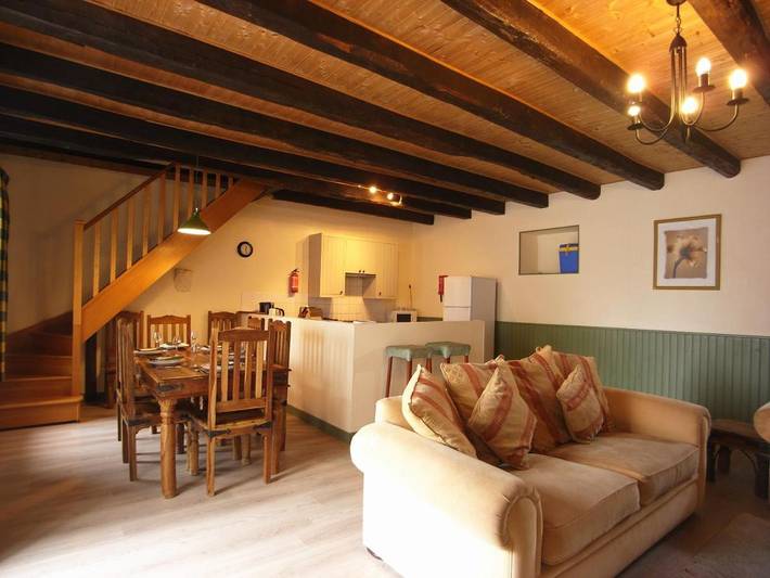 Location de vacances pour 6 personnes, avec jardin et piscine à Les Champs-Géraux - 2