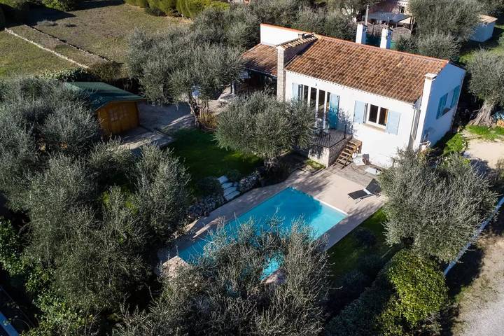 Location de vacances pour 5 personnes, avec jardin à La Roquette-sur-Siagne - 2