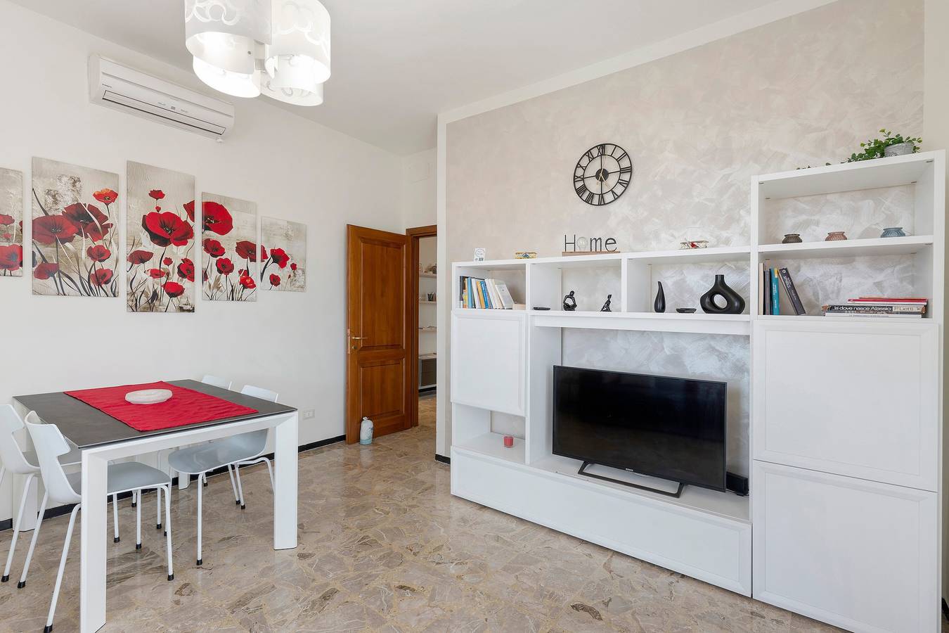 Appartement entier, Appartement « Alloggio Gallinara » avec vue mer, Wi-Fi et climatisation in Albenga, Riviera di Ponente