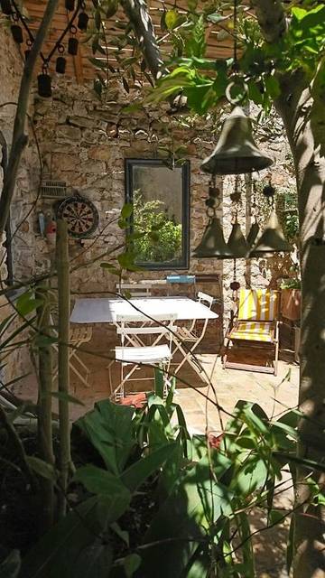 Gîte pour 7 personnes, avec jardin et vue, animaux acceptés à Aiguèze