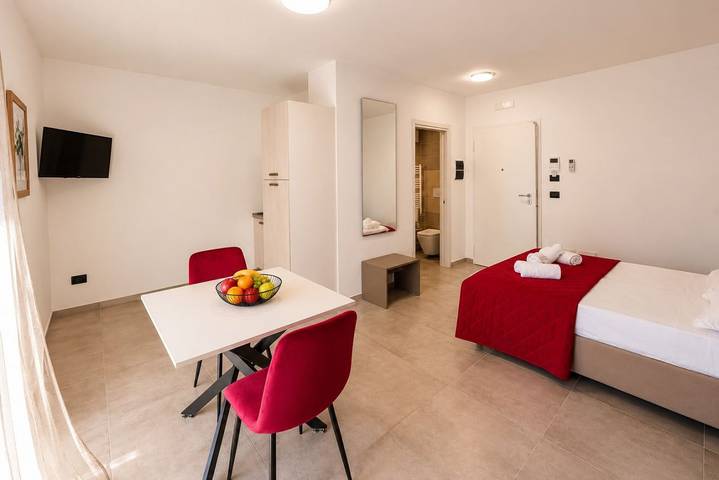 Apartamento entero, GuestHost - Perla Nera Apartment 8 near the sea in Trani, Barletta-Andria-Trani