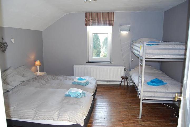 Charmantes Ferienhaus mit großem Garten in Dinant in Dinant, Region Namur