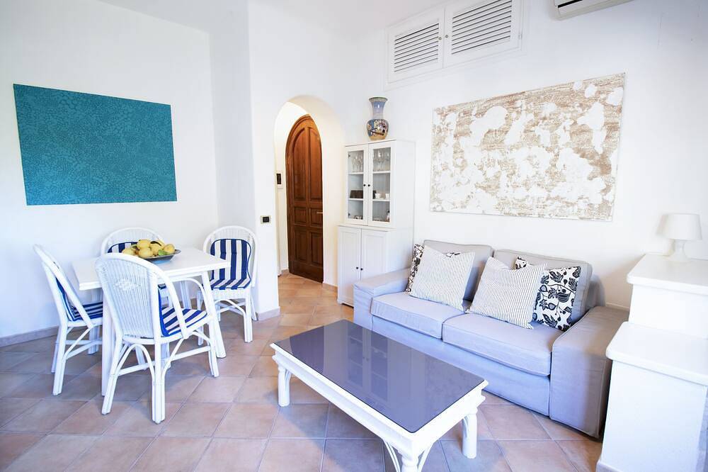 Appartement entier, Scalinatella: Comfort Sea-sunset View Apartment in Villa Titina in Forio, Ischia