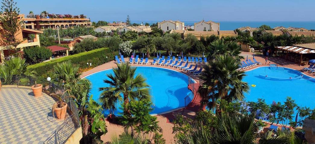 Ferienanlage für 3 Personen, mit Pool und Kinderpool sowie Garten, kinderfreundlich auf Sizilien