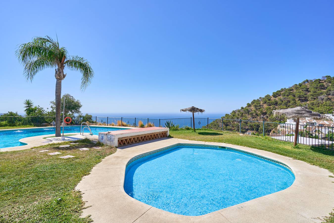 Vakantiehuis "Stunning sea views pool garden" met zeezicht, zwembad & Wi-Fi in Cerro Gordo, Almuñecar