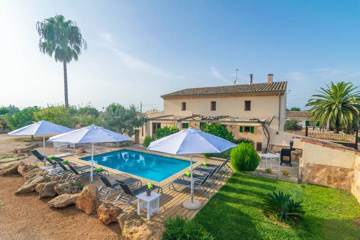 Chalet para 10 personas, con terraza además de piscina y jardín - 1