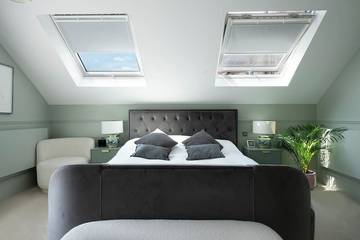 Holiday Rental for 10 People in Ealing, London, Photo 1