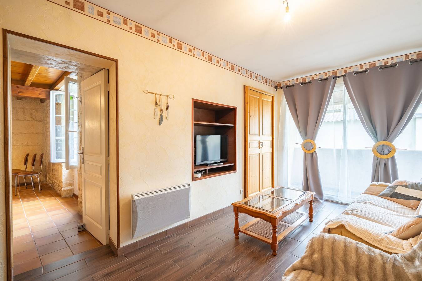 Ferienhaus 'La Maison Charentaise' mit privater Terrasse und Wlan in Saint-Simon-de-Pellouaille, Saintes und Umgebung