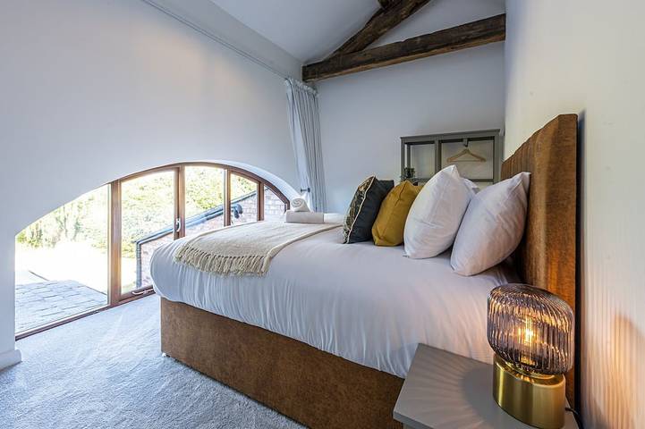 Granero-Baño privado con ducha-Vista al campo in Chester, Cheshire West and Chester