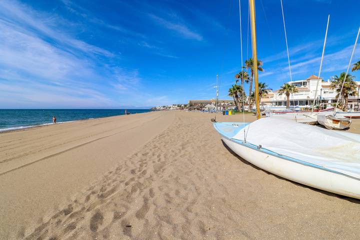 Entire apartment, La Cala apartment - perfect location in La Cala de Mijas, Mijas