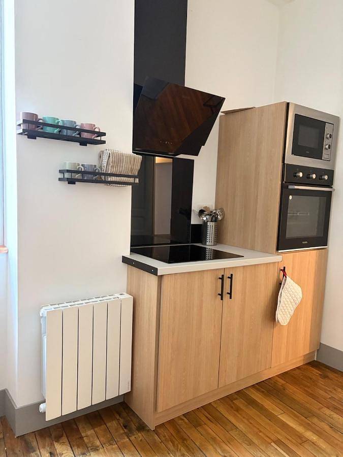 Appartement entier, One-Bedroom Apartment in Saint-Céré, Lot