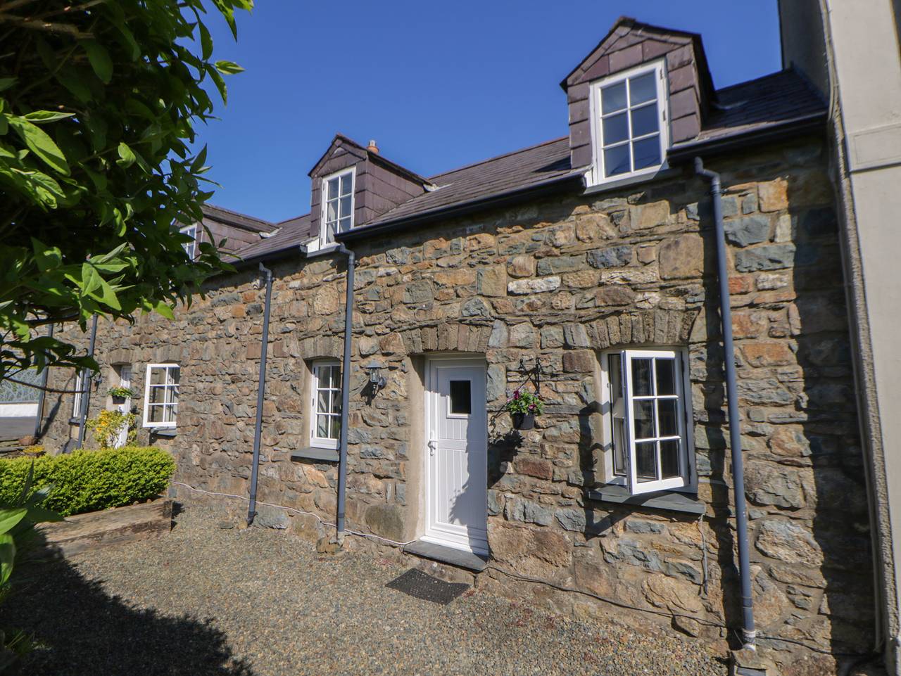 Middle Cottage in Newport (Pembrokeshire), Pembrokeshire