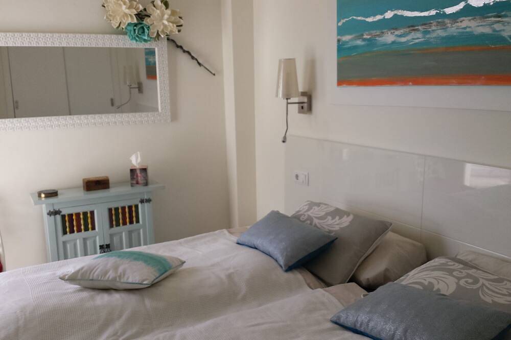 Ganze Wohnung, Exclusives Appartement direkt an der Bucht von Cala  Millor, Wlan, Klimaanlage in Cala Millor, Sant Llorenç des Cardassar