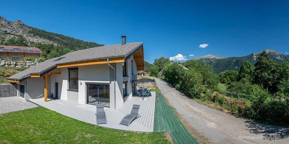 Gîte pour 8 personnes, avec jardin et piscine ainsi que vue et sauna, animaux acceptés à Saint-Jean-Saint-Nicolas - 2