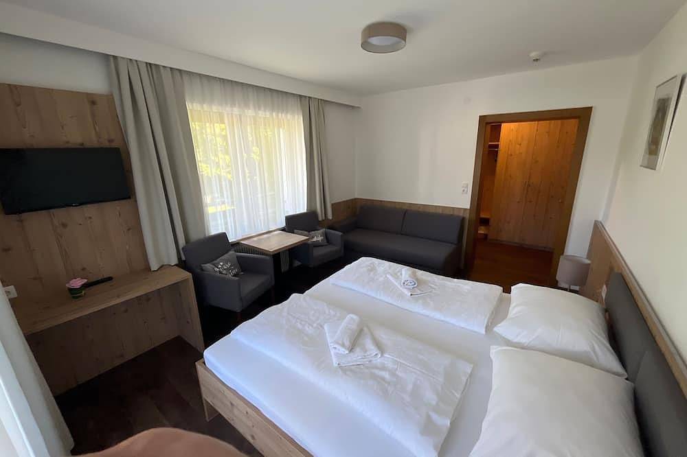 Zimmer 05 / 3Bett mit Balkon - Pension Alpina in Obsteig, Bezirk Imst