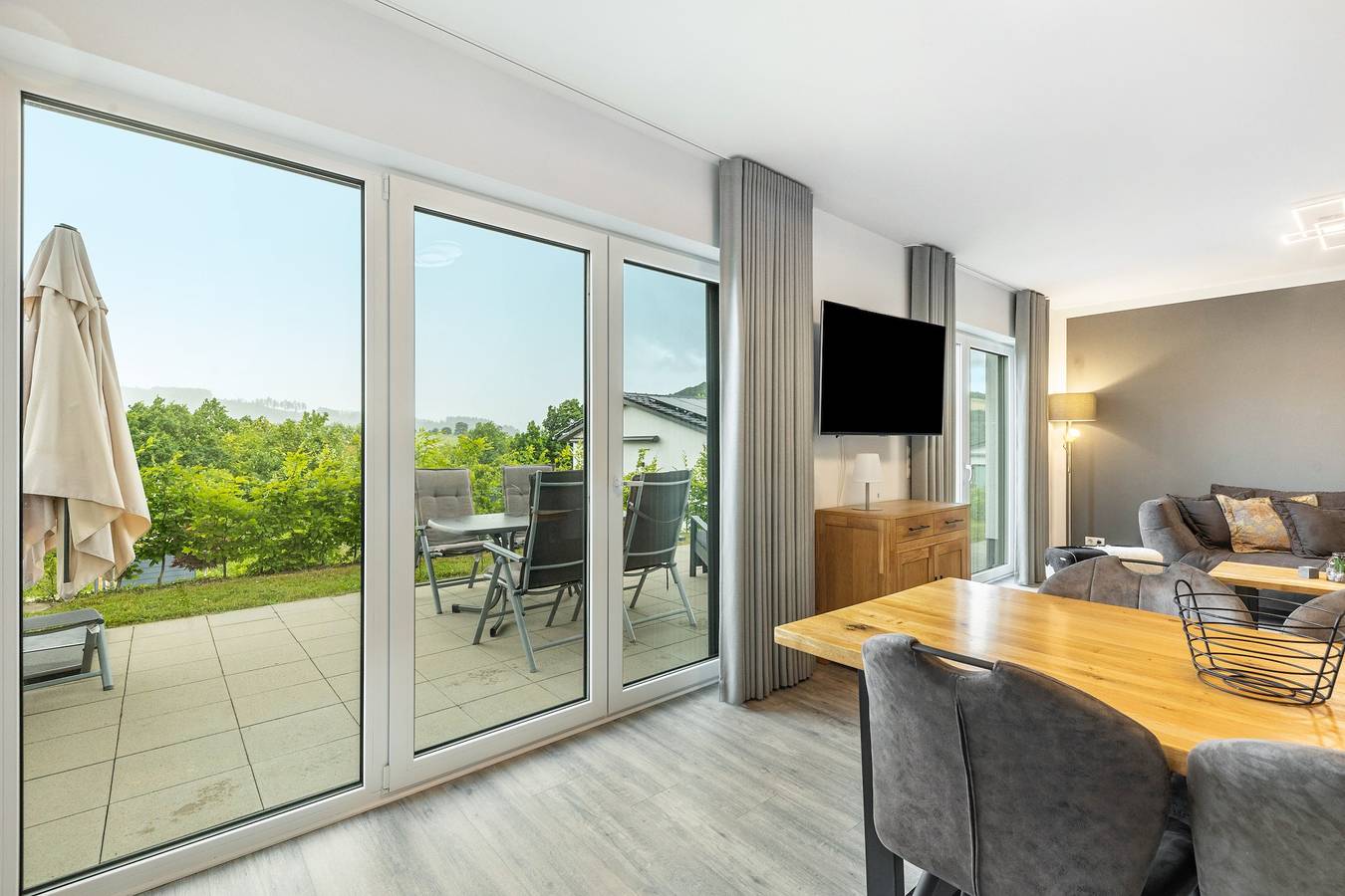 Ferienhaus 'Diemelblick' mit Seeblick, privater Terrasse und Wi-Fi in Diemelsee, die Mittelgebirge