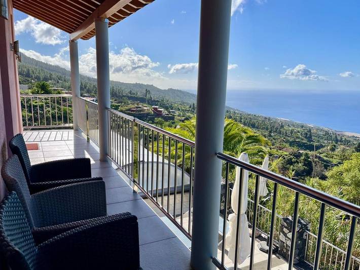 Chalet para 4 personas, con jardín y vistas además de sauna y piscina, Se admiten mascotas en La Palma - 3