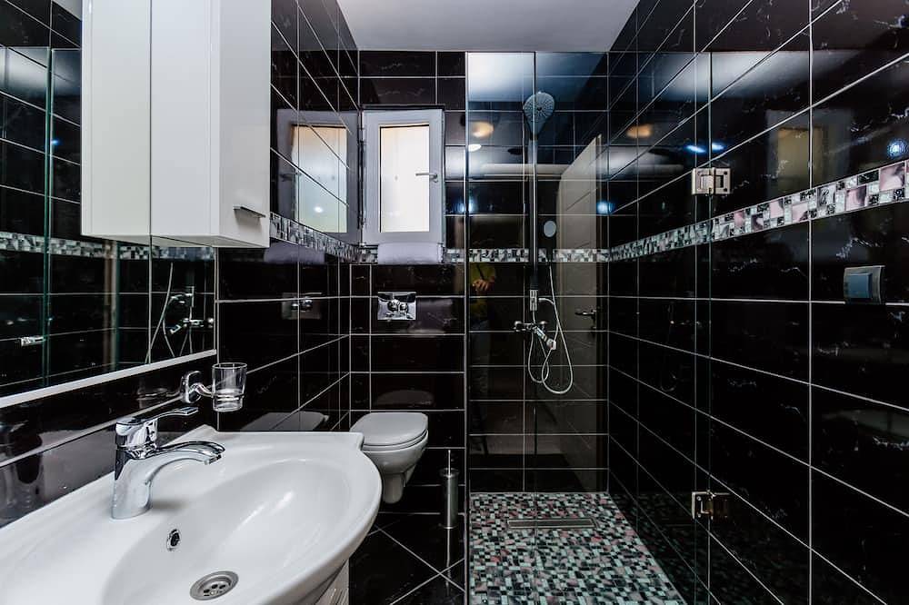 Traumferienwohnungen - Schwarze Wohnung in Tivat, Boka Kotorska