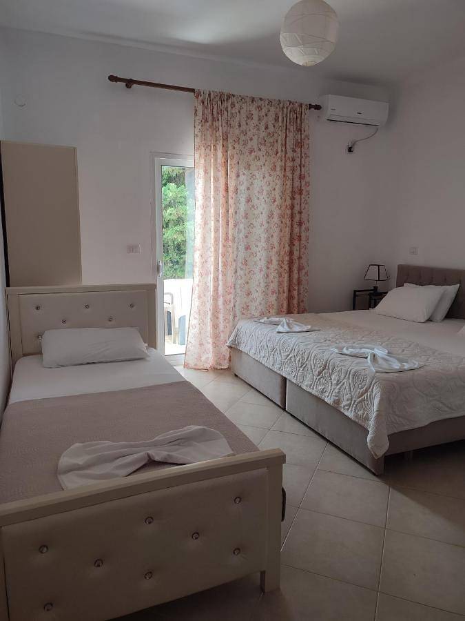 Maison d’hôte pour 3 personnes, avec jardin et vue dans Dhërmi - 4