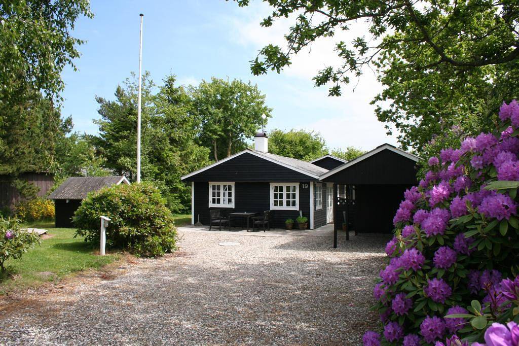 Haus mit umlaufender Holzterrasse und Sauna – Nahe am Badestrand in Nørhede Vest, Ulfborg