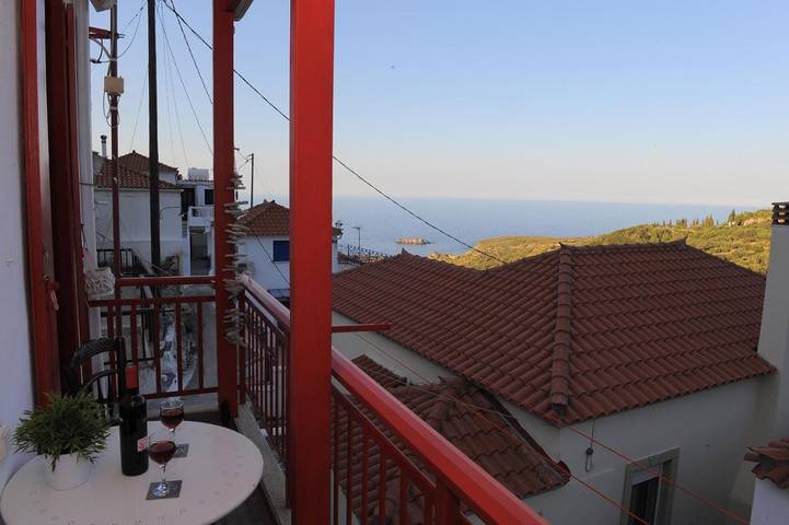 Gîte pour 4 personnes, avec vue, animaux acceptés dans Velanidia