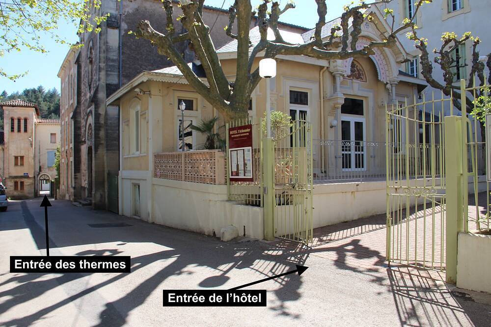 Appartement entier, Hôtel pension à 30 mètres de la cure thermale in Lamalou-les-Bains, Région de Béziers