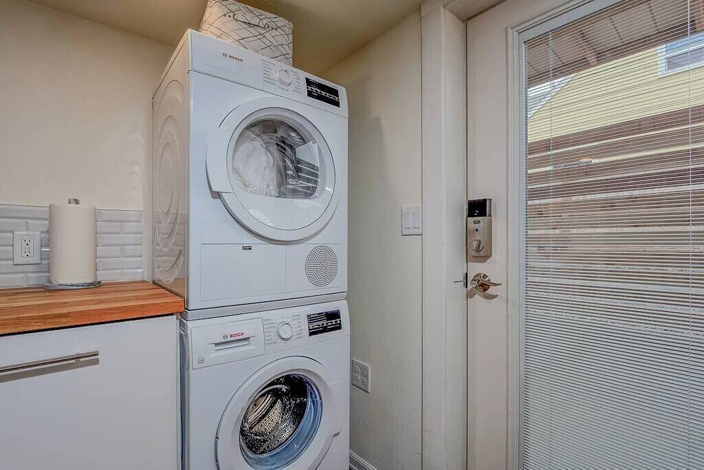 Ganze Wohnung, Private neue Gartenwohnung mit Whirlpool in Camas (Washington), Washington