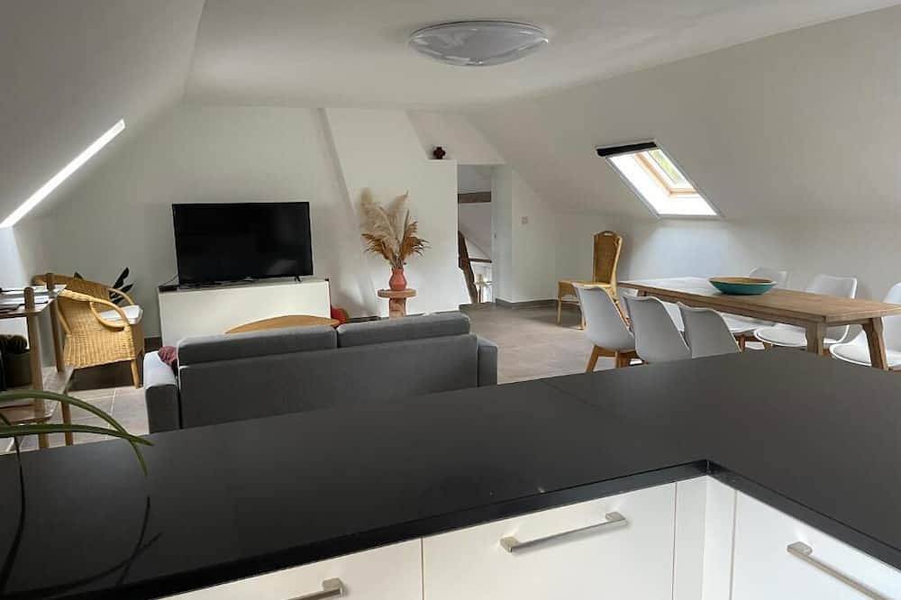 Geheel appartement, La Canopée des Arbres Juliette! Kom tot rust en geniet aan de rand van het bos! in Elzele, Henegouwen