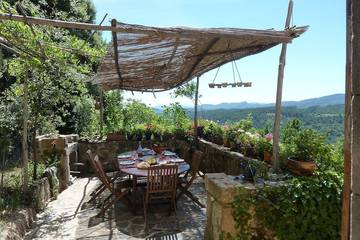 Gîte pour 7 personnes, avec terrasse et jardin, animaux acceptés à Saint-Pierre-Saint-Jean