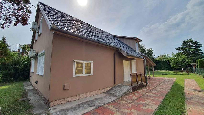 Ferienhaus in Strandnähe in Balatonlelle, Plattensee Südufer