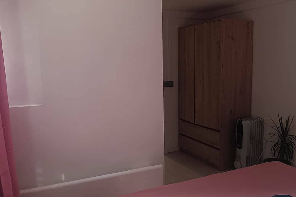 Piscina privada y sauna cerca de París in Chelles (Sena y Marne), Sena y Marne