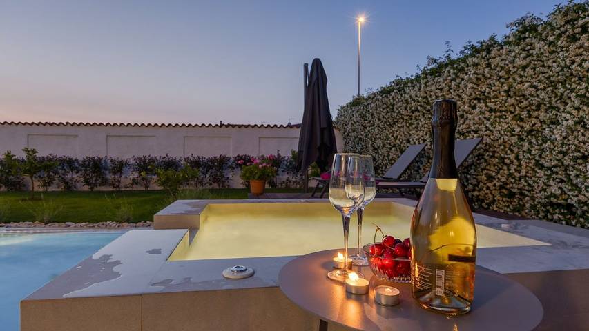 Villa für 8 Personen, mit Pool und Terrasse sowie Garten in Poreč - 2