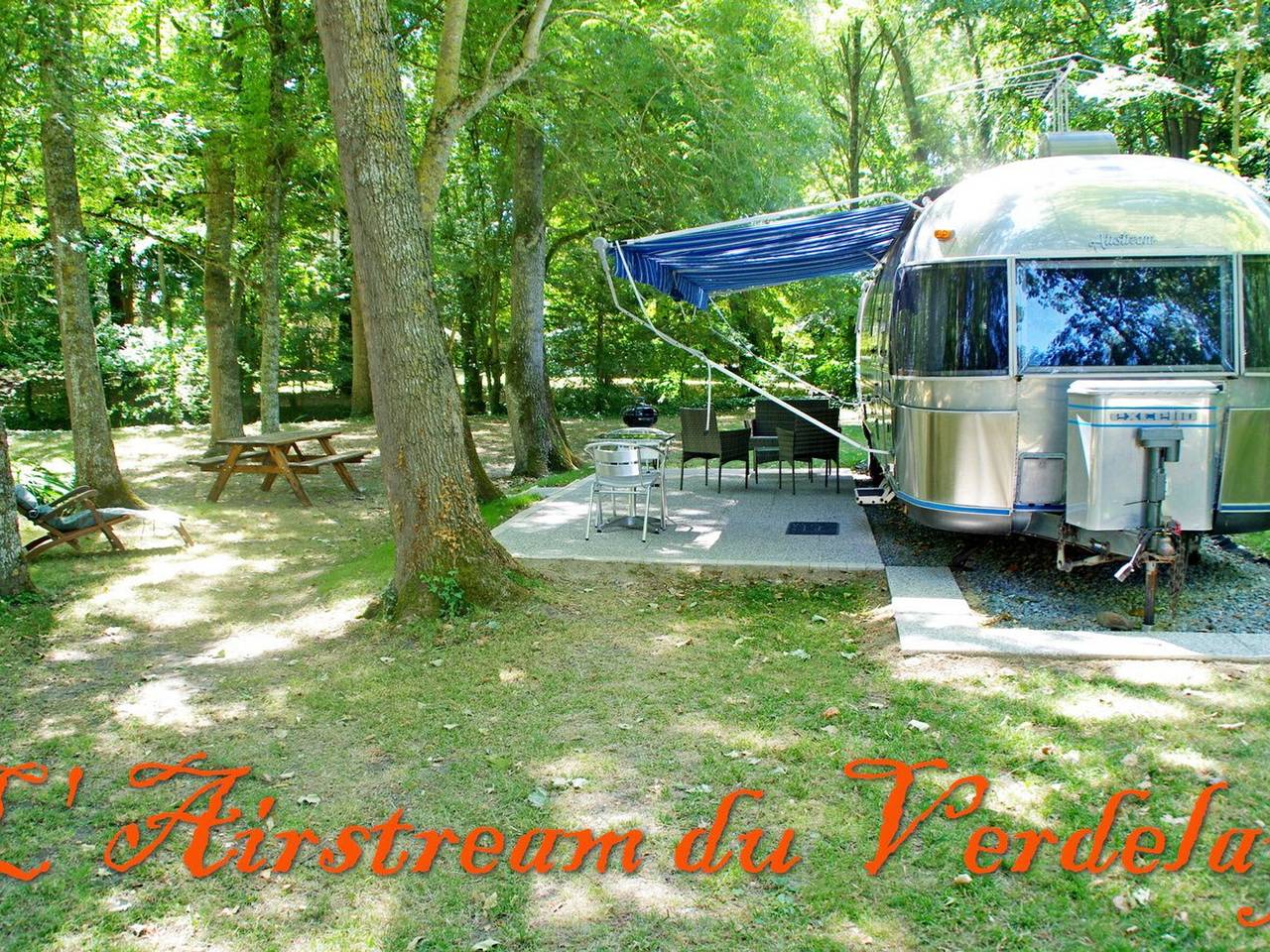 Unique getaway in a vintage Airstream in Anjou in La Ménitré, Angers region