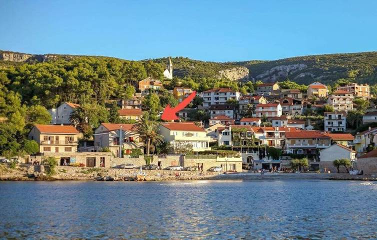 Apartament wakacyjny dla 2 osób, z ogród i widok oraz balkon w Jelsa