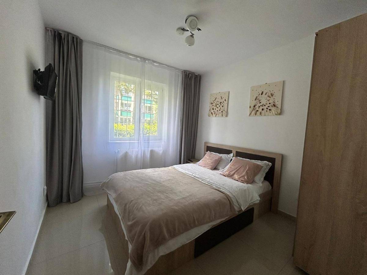 Appartement entier, Central Civic Armoniei Studio - Self check in -Mall Afi in Brașov, Carpates