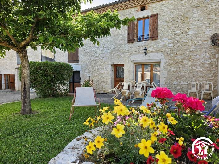 Gîte pour 4 personnes, avec Terrasse et Jardin à Taïx