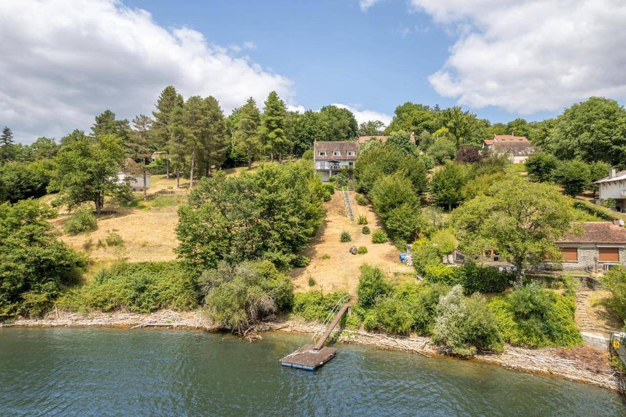 La Pause au Bord du Lac - Ponton privé - Baignade depuis le Ponton in Cuzion, Région de La Châtre