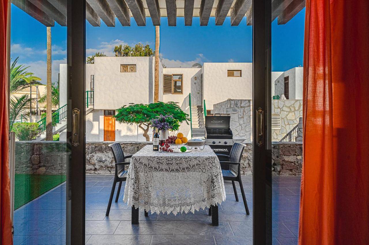 Ganze Wohnung, Bungalow -2 minute from the beach. in San Eugenio Alto, Adeje