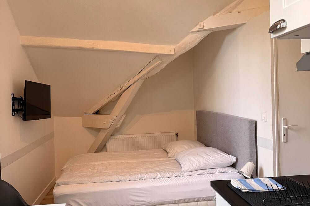 Ganze Wohnung, Studio Dans les Écuries du Château in Bonnelles, Parc naturel régional de la Haute Vallée de Chevreuse