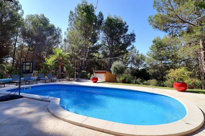 Maison de vacances pour 8 personnes, avec piscine et jardin, adapté aux familles à Ventabren