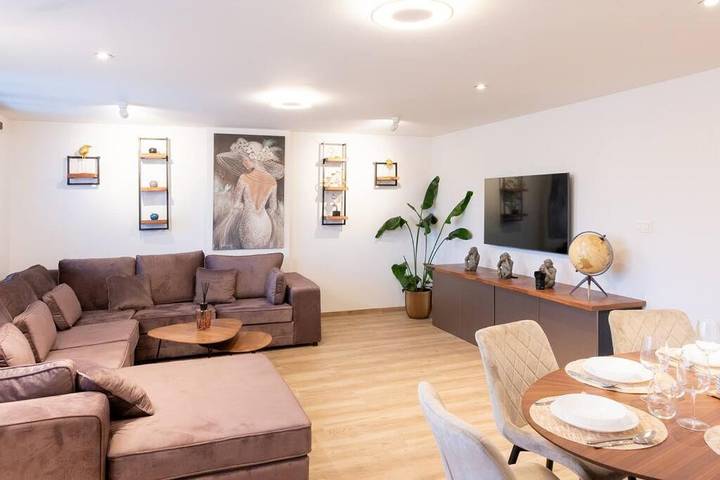 Gîte pour 6 personnes, avec balcon ainsi que jacuzzi et sauna dans Herck-la-Ville