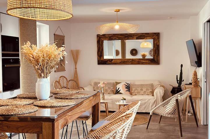 Ferienwohnung für 6 Personen, mit Balkon und Whirlpool in Nancy