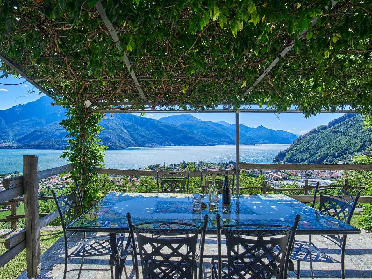 Residenza La Sassicaia in Stazzona en omgeving, Comomeer