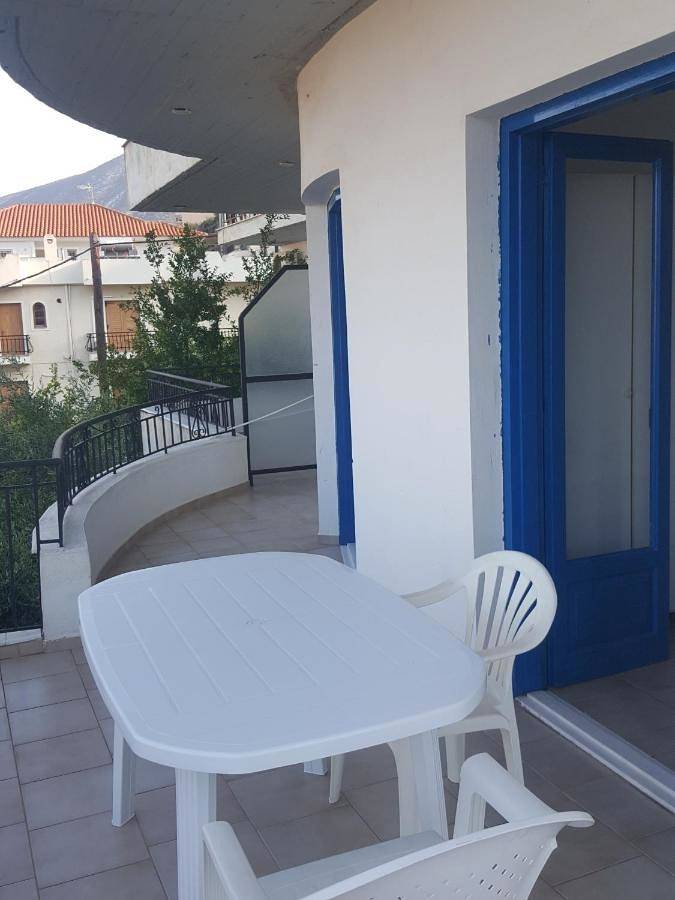 Gîte pour 7 personnes, avec balcon et vue dans Palaia Epidavros