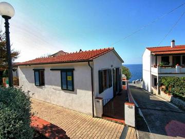 Strandhaus für 4 Personen, mit Ausblick und Garten, mit Haustier auf Elba