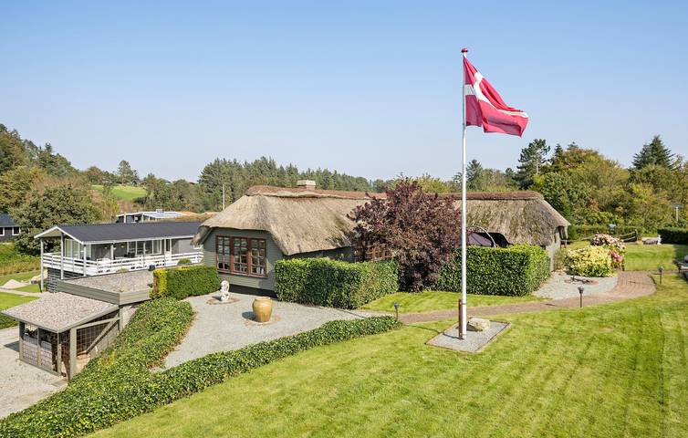 Ferienhaus für 8 Personen, mit Terrasse und Garten in Hvalpsund