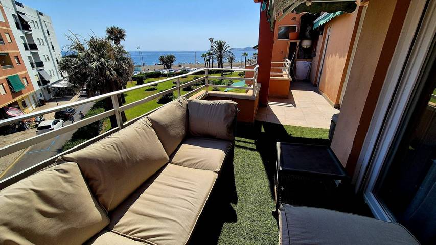 Appartement entier, Appartement « Duplex Jardines Del Mar » avec vue sur la mer, Wi-Fi et climatisation in Playa de Salobreña, Salobreña