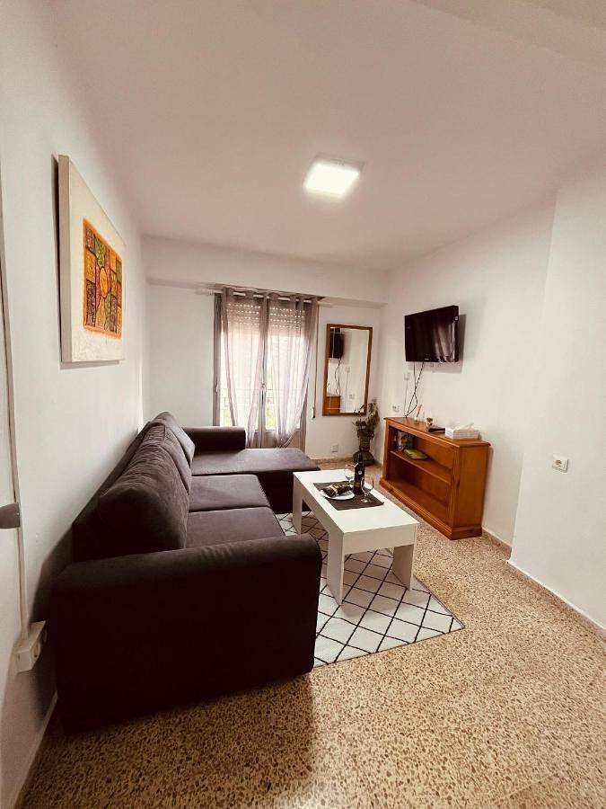 Apartamento para 4 personas, con terraza y vistas, Se admiten mascotas en Buñol